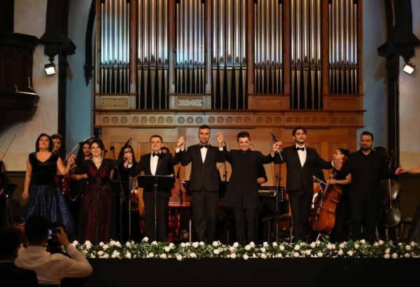 Звезды вокала открыли фестиваль в Баку - возвышенная музыка эпохи барокко и яркие овации (ФОТО/ВИДЕО)