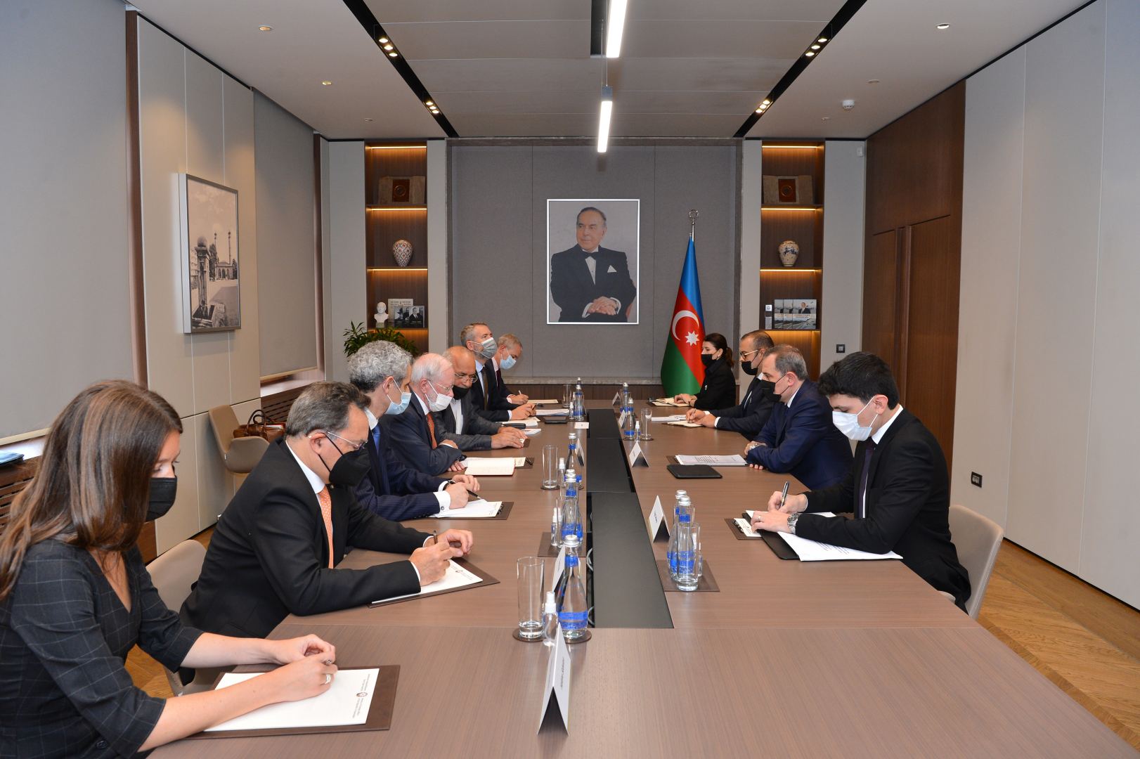 Azerbaijani FM discusses mine threat in liberated territories with French CNEMA delegates (PHOTO)