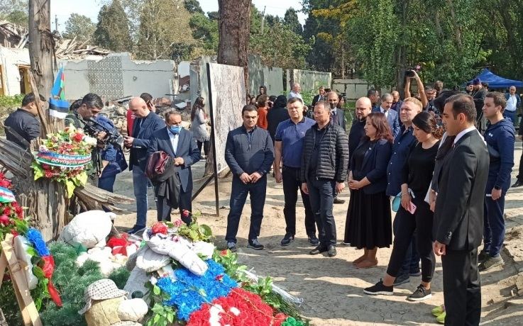 Ukrainian MPs visit Ganja where cilivians died as result of missile attacks by Armenia (PHOTOS)