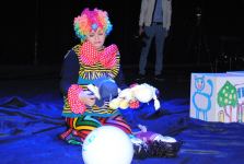 Беременный клоун и выброшенный на улицу пес - два счастливых дня Ульвии Гейдаровой (ВИДЕО, ФОТО)