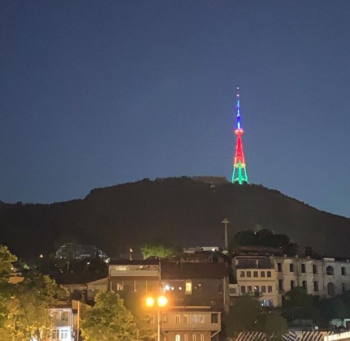 Azerbaijan's flag illuminated on TV tower in Georgia due to anniversary of restoration of Azerbaijan's independence (PHOTO)