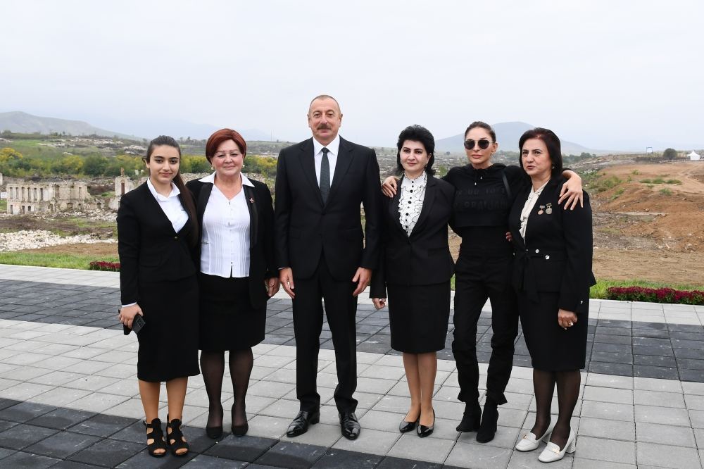 President Ilham Aliyev and First Lady Mehriban Aliyeva meet with members of general public of Fuzuli, lay foundation stone for Memorial Complex and for restoration of city (PHOTO)