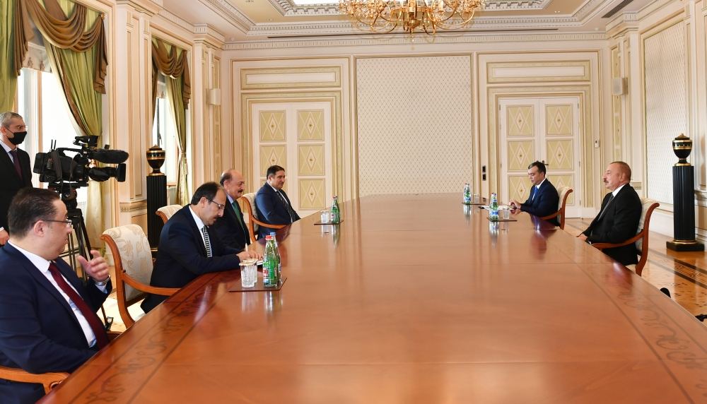 Президент Ильхам Алиев принял министра труда и соцзащиты Турции