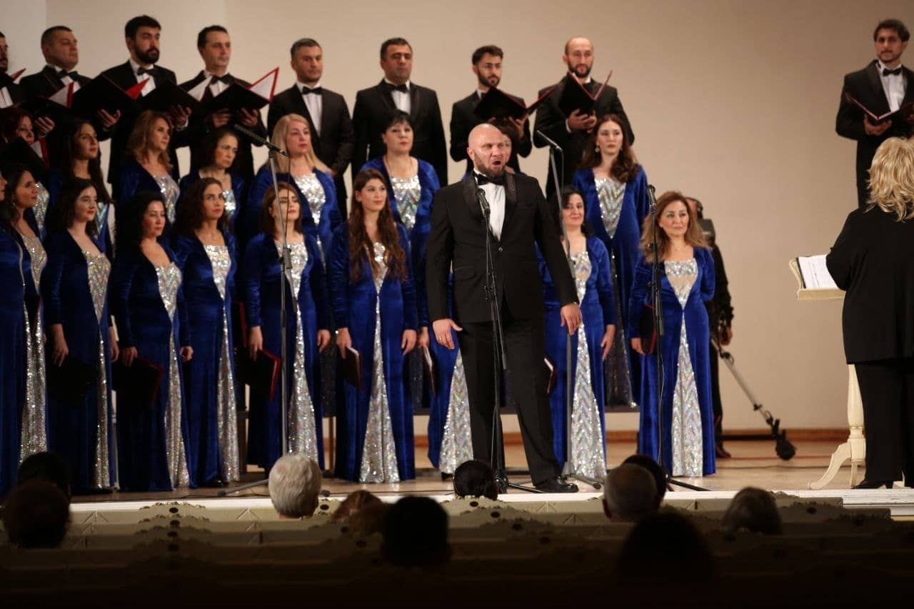 Безупречные голоса, или Как звучит хоровая капелла в Баку (ФОТО)