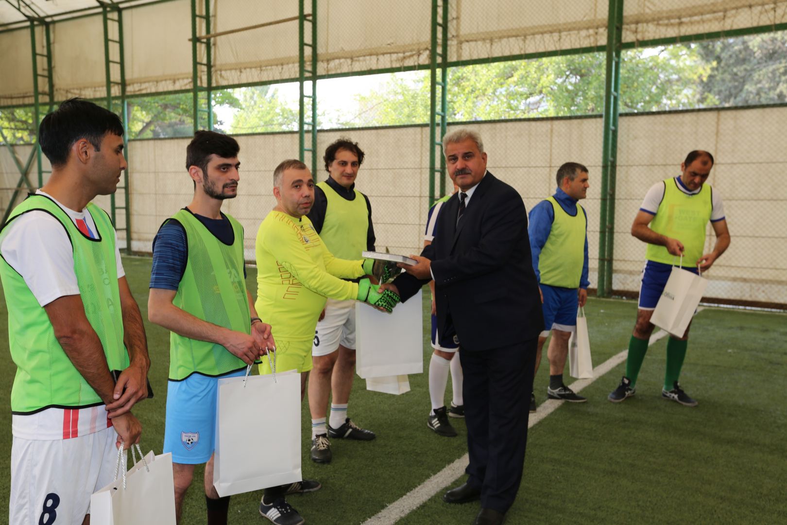 Футбольный матч закончился со счетом 4:4. Посвящается Победе в Карабахской войне (ФОТО)