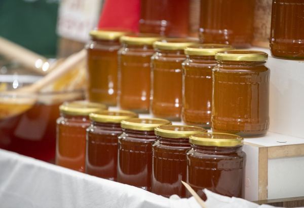 Azerbaijan eyes launching Karabakh branded honey exports