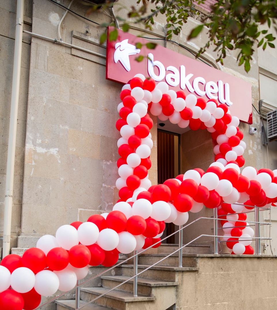 Bakcell presented renewed concept store in the center of Baku (PHOTO/VIDEO)