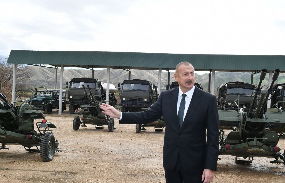 President Ilham Aliyev and First Lady Mehriban Aliyeva view conditions created at military unit complex in Zangilan district (PHOTO)
