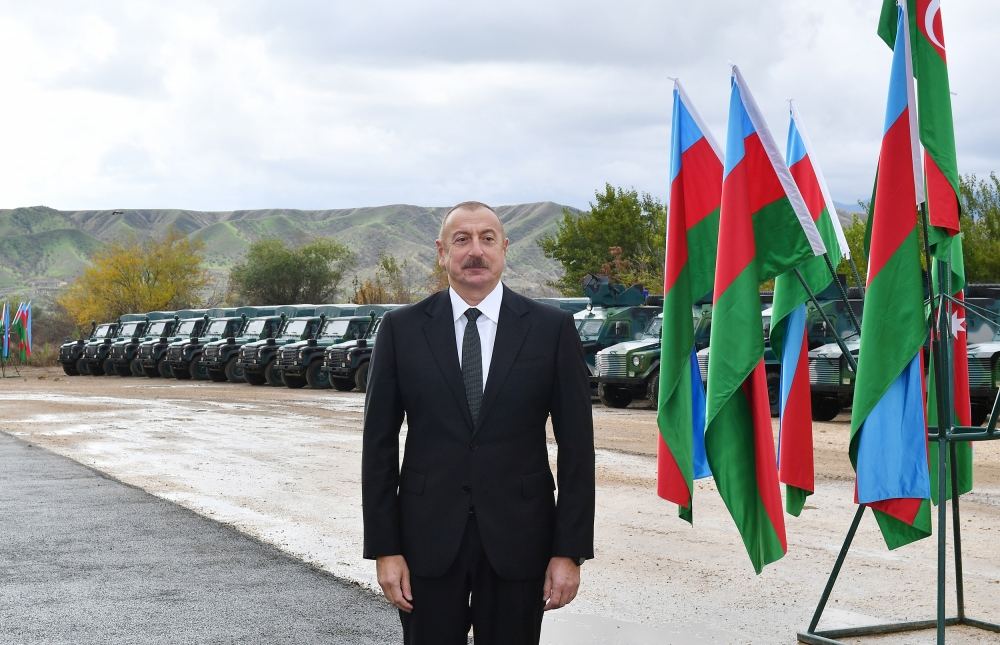 Президент Ильхам Алиев и Первая леди Мехрибан Алиева ознакомились с условиями, созданными в воинской части ГПС в Зангилане (ФОТО/ВИДЕО)