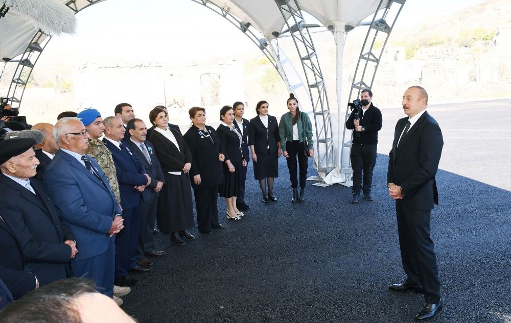 Президент Ильхам Алиев и Первая леди Мехрибан Алиева встретились с представителями общественности Губадлинского района (ФОТО/ВИДЕО) (версия 2)