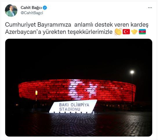 Bakı Olimpiya Stadionunun üzərinə Türkiyə Cümhuriyyətinin 98-ci ildönümü münasibətilə qardaş ölkənin bayrağı proyeksiya olunub