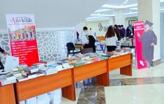 Продай свою книгу - инновационный проект на первой Сумгайытской книжной выставке (ФОТО)