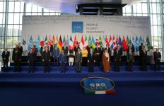 Kritik zirve başladı: Dünya liderleri G20 zirvesinde aile fotoğrafı çektirdi