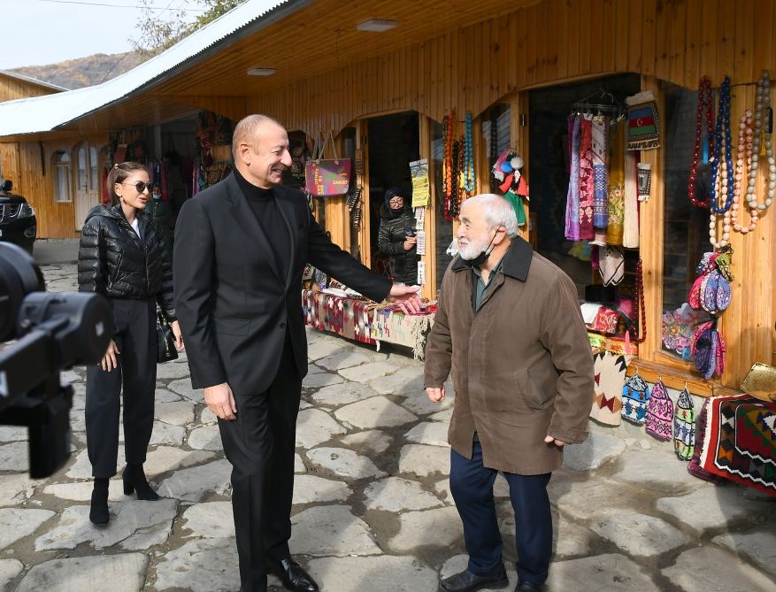 Президент Ильхам Алиев и Первая леди Мехрибан Алиева побеседовали с жителями поселка Лагидж (ВИДЕО)