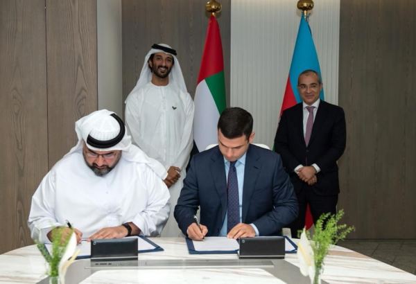 Azerbaijani SMBDA, Dubai Chamber of Commerce & Industry sign MoU (PHOTO)