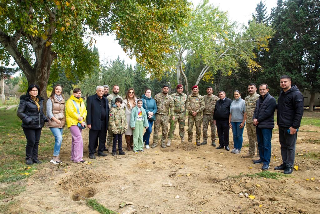 Общество охраны природы, члены семей шехидов и гази Отечественной войны провели акцию в честь Дня Победы (ФОТО)