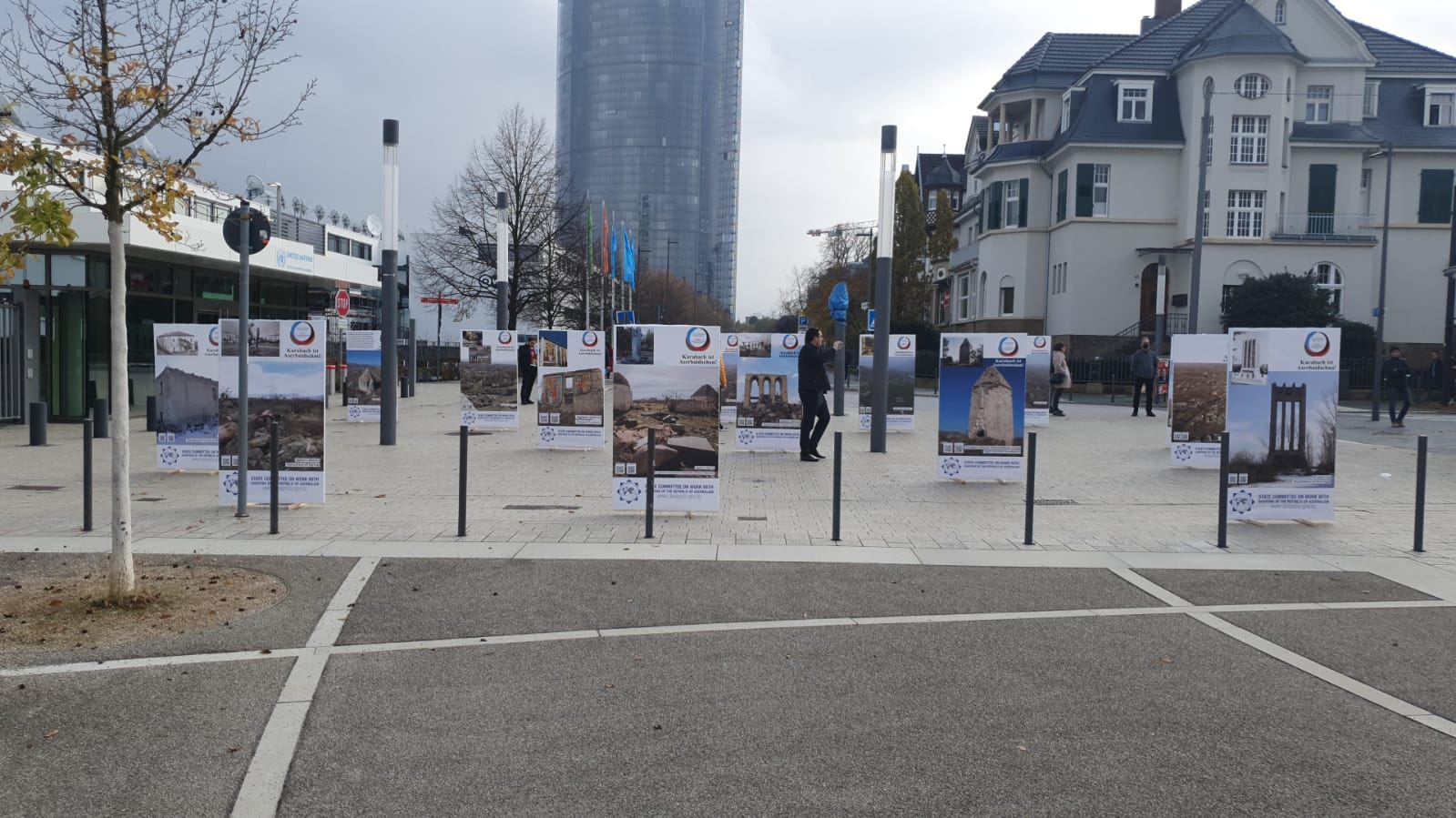 Перед штаб-квартирой ООН в Бонне состоялась фотовыставка в честь Дня Победы (ФОТО)