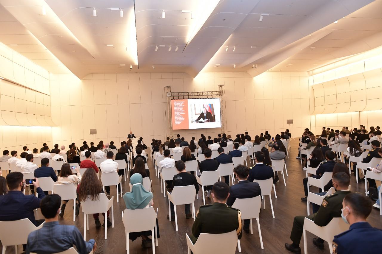 Training held for participants of VII national knowledge contest "Heydar Aliyev and history of Azerbaijan" (PHOTO)