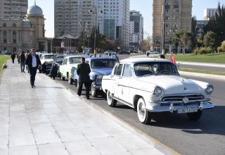 Azerbaijan organizes cortege of classic cars on occasion of Victory Day (PHOTO)