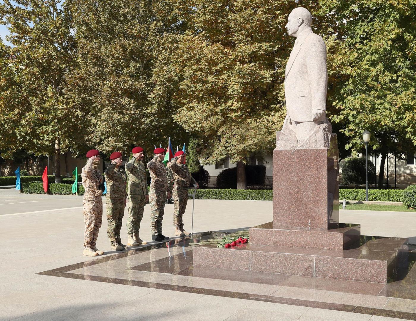 В Академии имени Гейдара Алиева и Культурном центре СГБ прошли мероприятия по случаю Дня Победы Азербайджана (ФОТО)