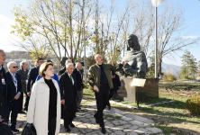 Президент Ильхам Алиев и Первая леди Мехрибан Алиева побеседовали с участниками VIII Глобального Бакинского форума, совершившими поездку в Шушу (ФОТО/ВИДЕО)