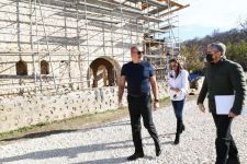 Президент Ильхам Алиев и Первая леди Мехрибан Алиева ознакомились с реставрационными работами, проводимыми в усадебном комплексе Мехмандаровых в Шуше (ФОТО/ВИДЕО) (версия 2)