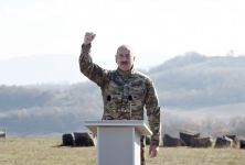 Президент Азербайджана, Верховный главнокомандующий Вооруженными силами Ильхам Алиев выступил перед военнослужащими в Шуше (ФОТО/ВИДЕО)