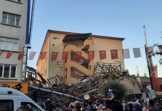 13 injured as building collapses in Turkey's Malatya