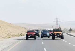 Avtomobil Federasiyasının təşkilatçılığı ilə yolsuzluq avtomobillərinin yürüşü keçirilib (FOTO)