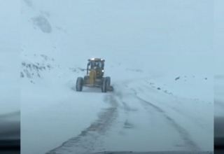 Автодорога Тоганалы-Кяльбаджар расчищается от снега и льда - Агентство (ВИДЕО)