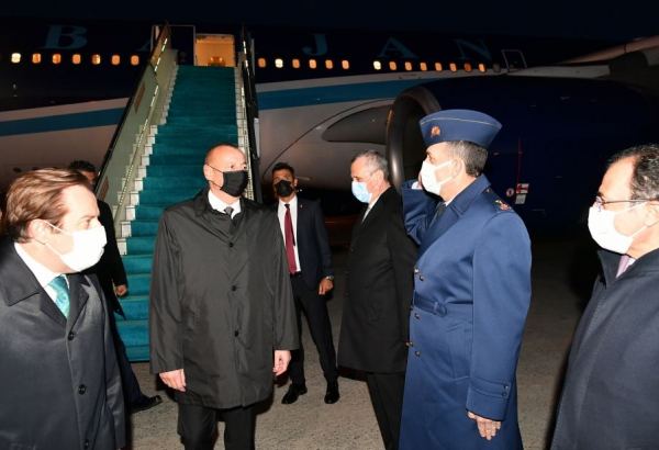 Президент Ильхам Алиев прибыл с визитом в Турецкую Республику (ФОТО/ВИДЕО)