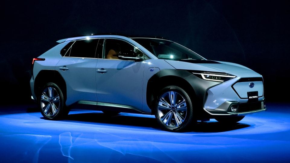 "Subaru" ilk elektrikli krossoverini təqdim edib
