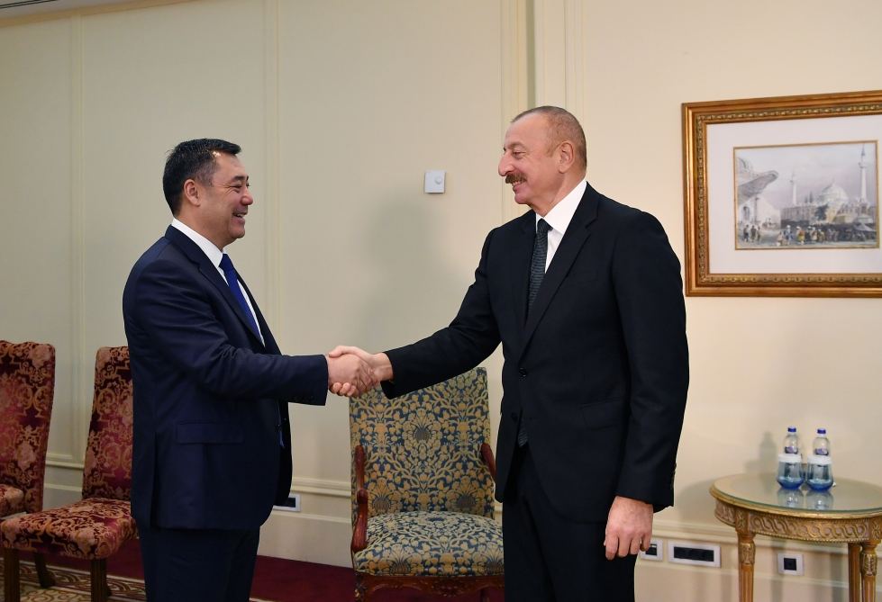 Президент Кыргызстана поблагодарил Президента Ильхама Алиева за гуманитарную помощь в виде 40 тысяч доз вакцины AstraZeneca