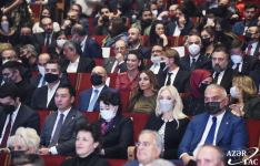Bakı Media Mərkəzinin prezidenti Arzu Əliyevaya “Şərəf mükafatı” təqdim olunub (FOTO)