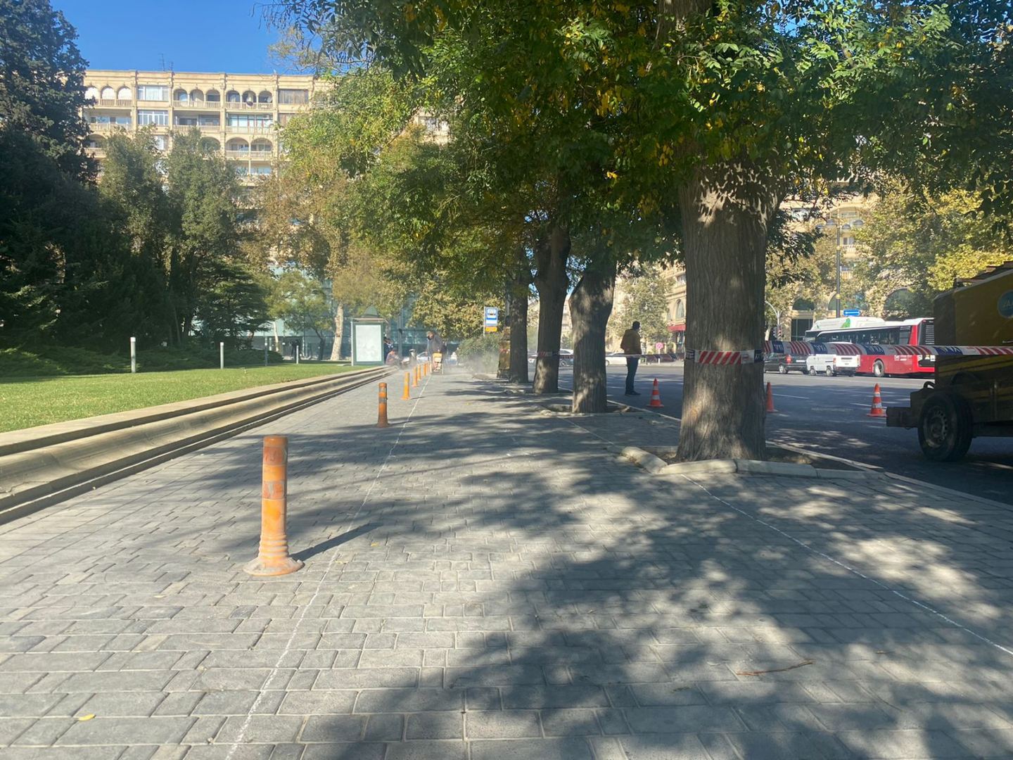 На центральных улицах Баку прокладываются велодорожки (ФОТО)