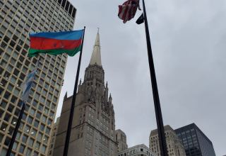 В центре Чикаго по случаю Дня Победы поднят государственный флаг Азербайджана (ФОТО/ВИДЕО)