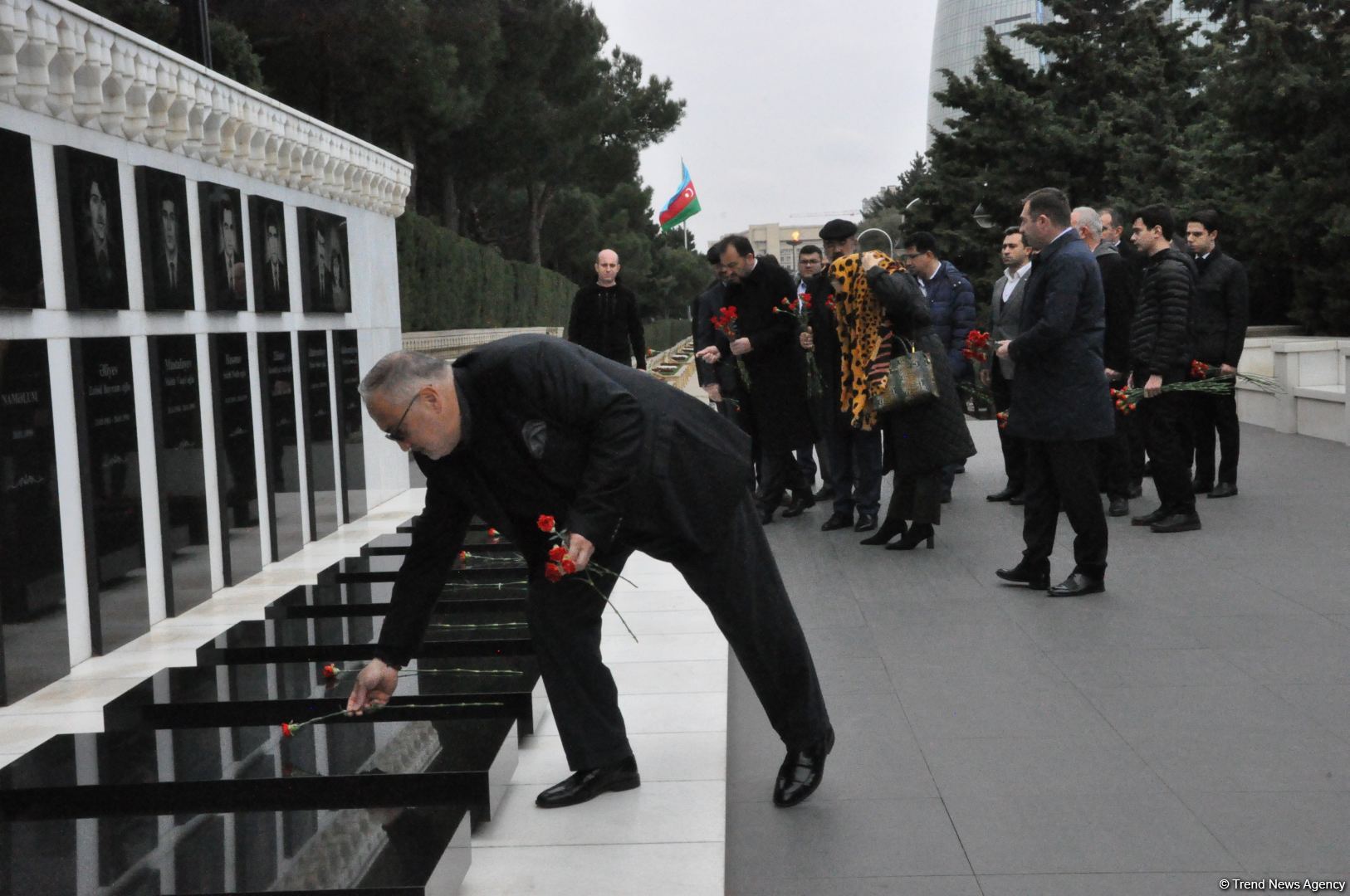 Reps of International Business Forum, MUSIAD visit Alley of Martyrs in Azerbaijan (PHOTO)