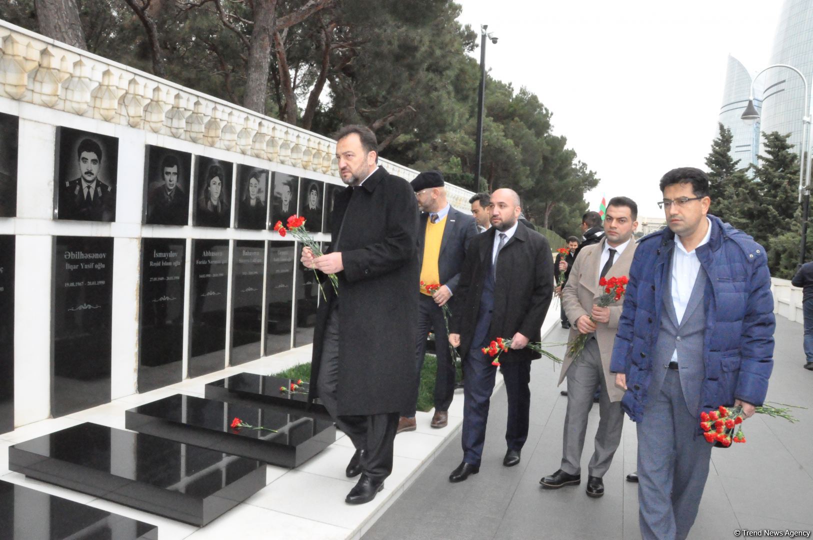 Представители IBF и MÜSİAD посетили Аллею шехидов в Баку (ФОТО)