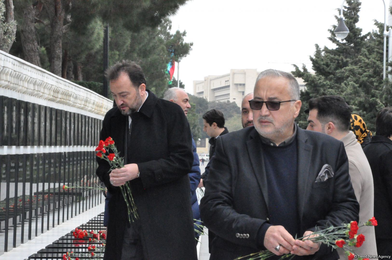 Reps of International Business Forum, MUSIAD visit Alley of Martyrs in Azerbaijan (PHOTO)