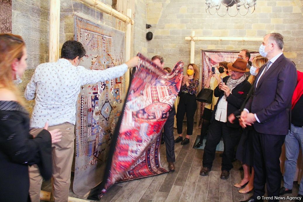 Новый взгляд на Карабахские ковры! В Ичери шехер представлена эксклюзивная коллекция – только 44! (ФОТО)