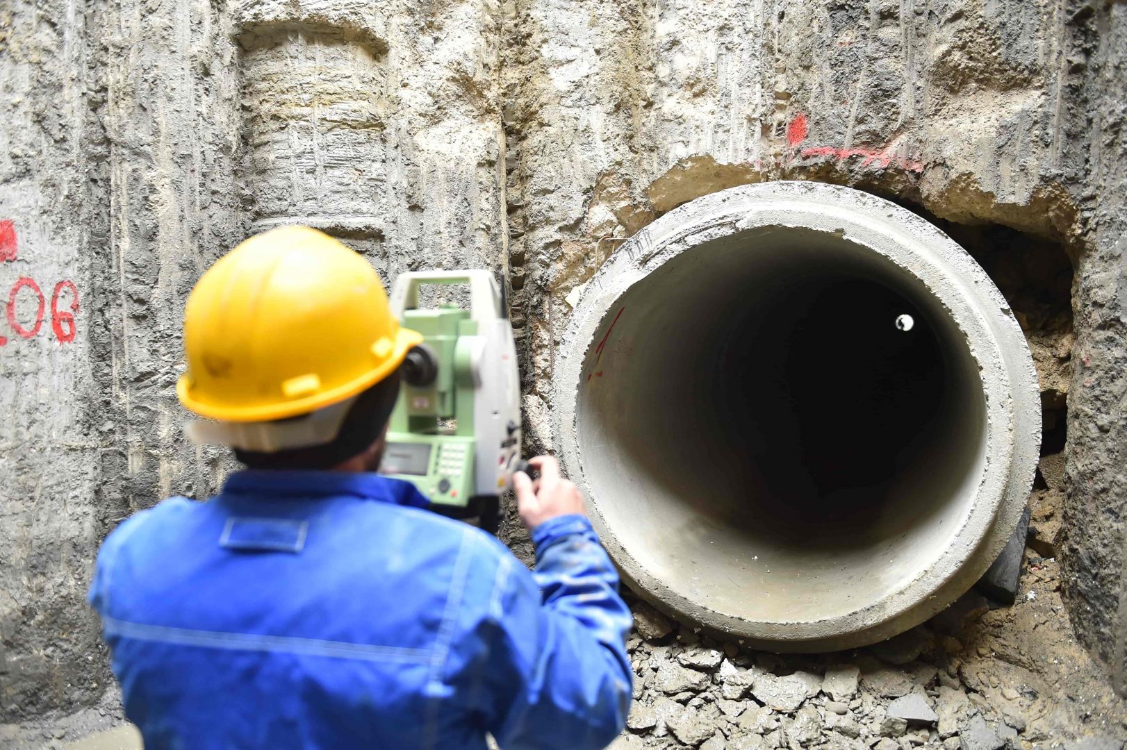 Pirşağı kanalizasiya kollektorlarının tikintisi iki istiqamətdə davam etdirilir (FOTO)
