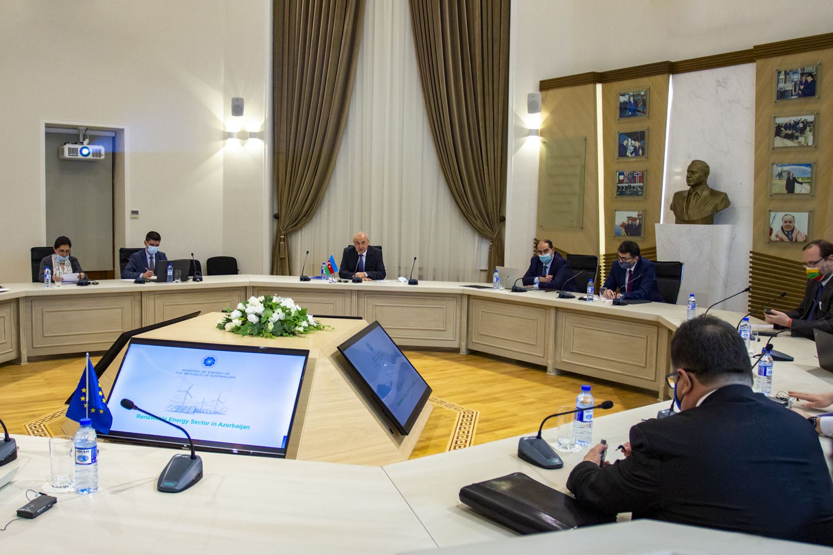 Азербайджан выдвинул конкретные предложения по потенциальным проектам в сотрудничестве с ЕС в области ВИЭ (ФОТО)