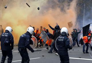 Clashes break out in Brussels in protests over coronavirus restrictions