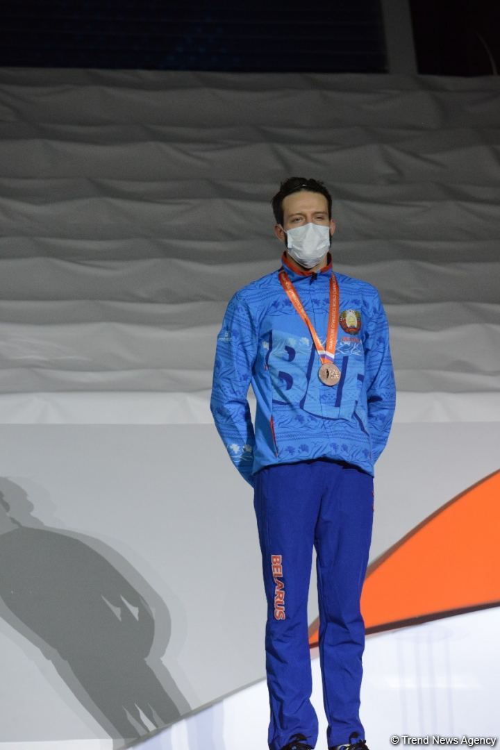 В Баку прошла церемония награждения победителей ЧМ в программе индивидуальных прыжков на батуте (ФОТО)