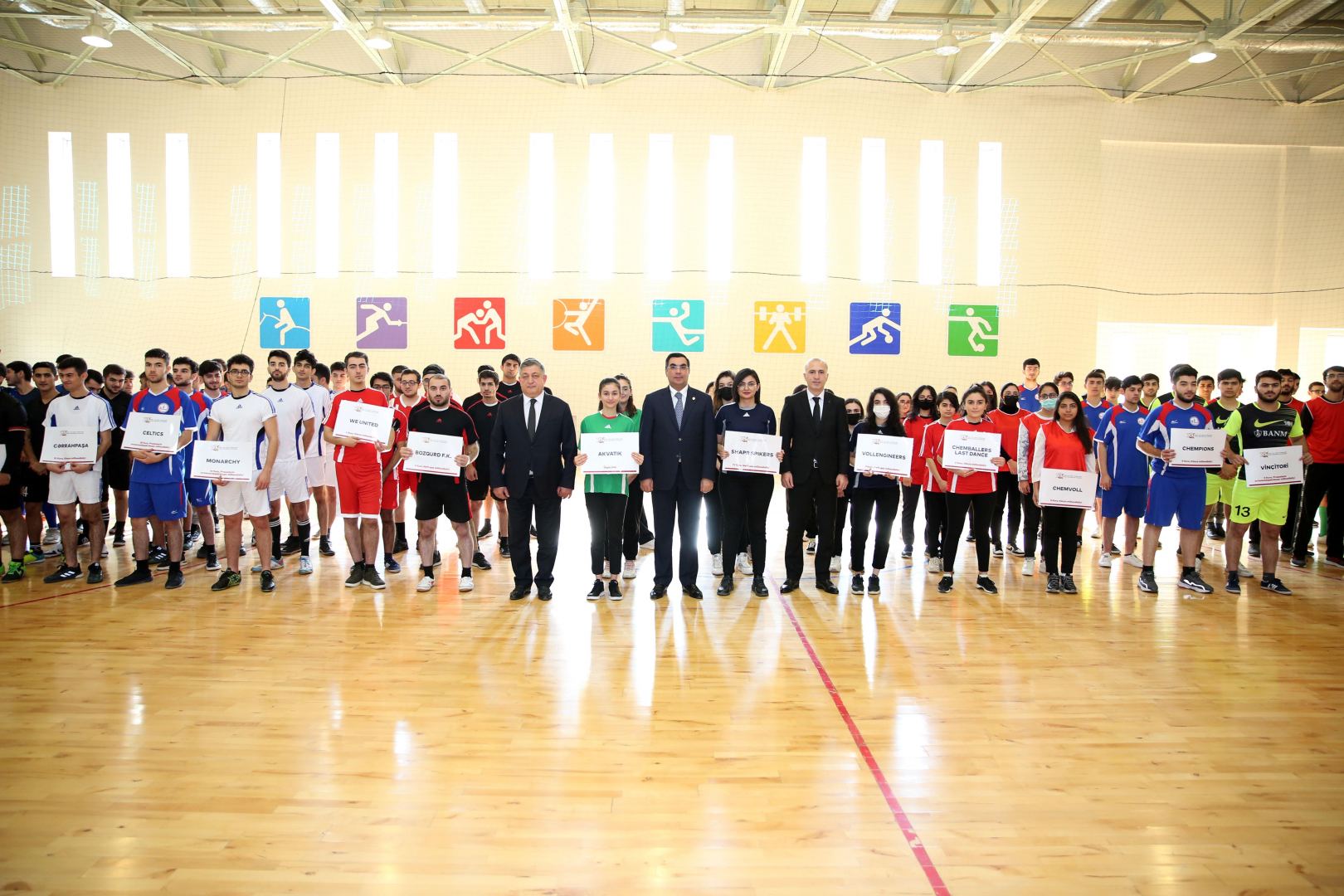 В Бакинской высшей школе нефти стартовала студенческая спартакиада, посвященная 10-летию создания вуза (ФОТО)
