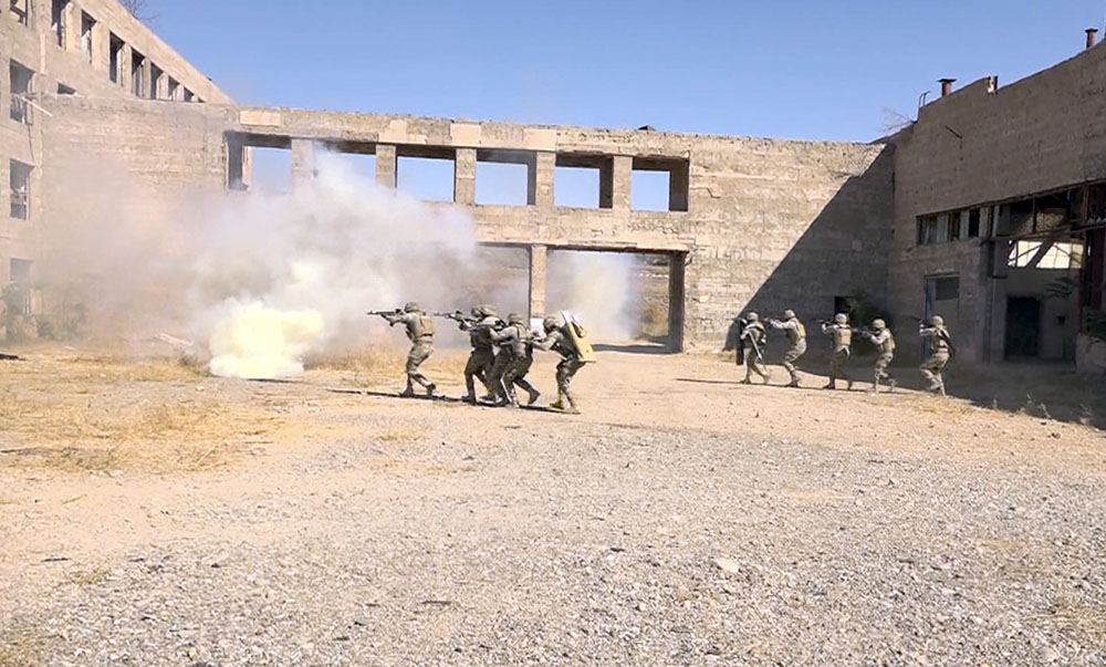 В Отдельной Общевойсковой армии Нахчывана прошли учения спецназа (ФОТО/ВИДЕО)