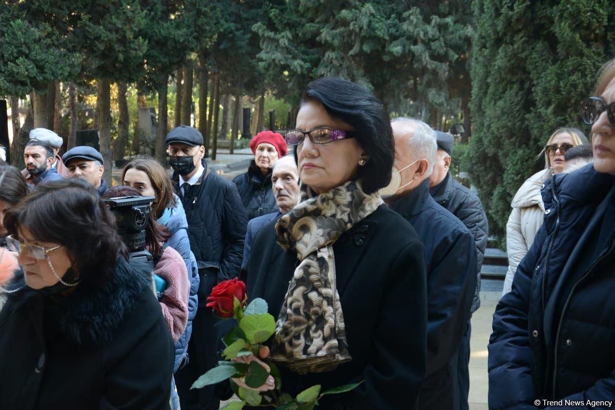 В честь 99-летия Фикрета Амирова на Аллее почетного захоронения прошла церемония памяти великого композитора  (ФОТО)