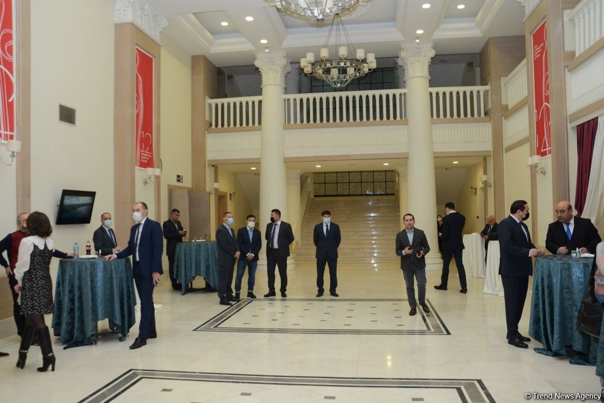 В Баку состоялась торжественная презентация фильма Оливера Стоуна, посвященного Нурсултану Назарбаеву (ВИДЕО, ФОТО)
