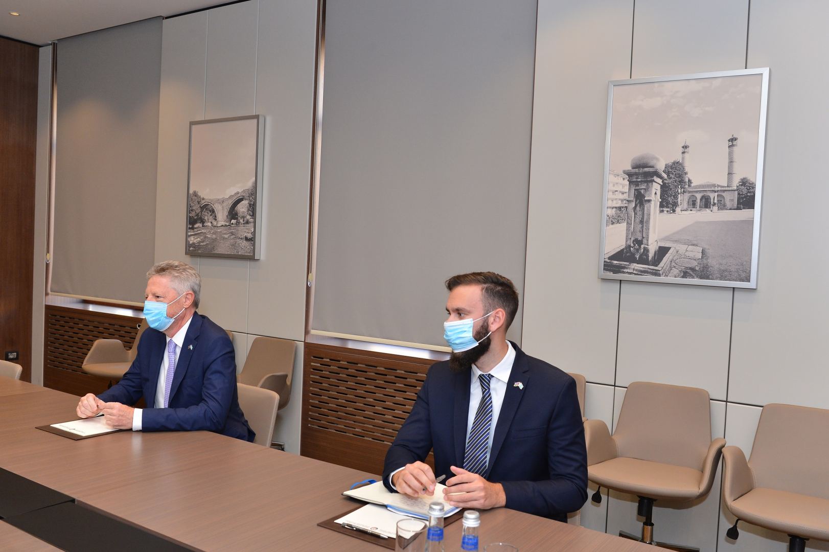 Azerbaijani FM receives Argentine ambassador (PHOTO)