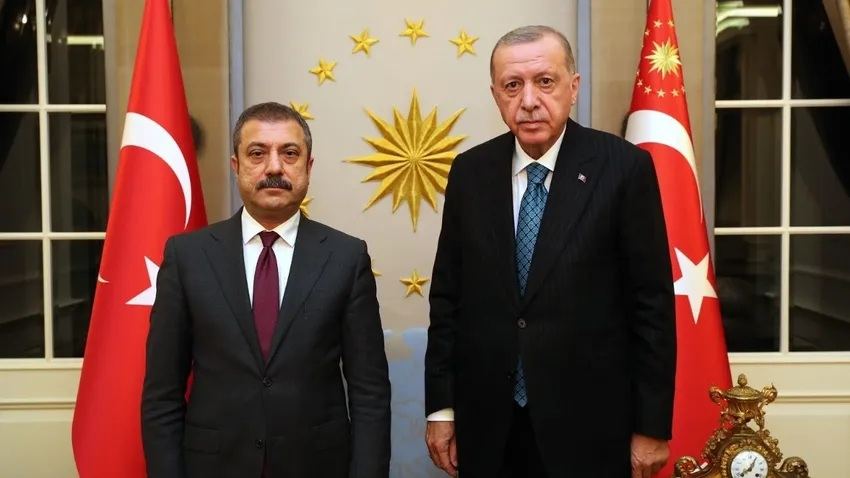 Эрдоган обсудил с главой Центробанка резкое падение лиры